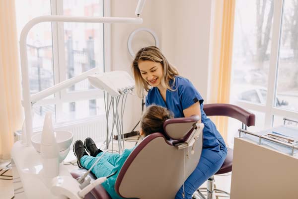 How A Restorative Dentist Can Restore Your Teeth